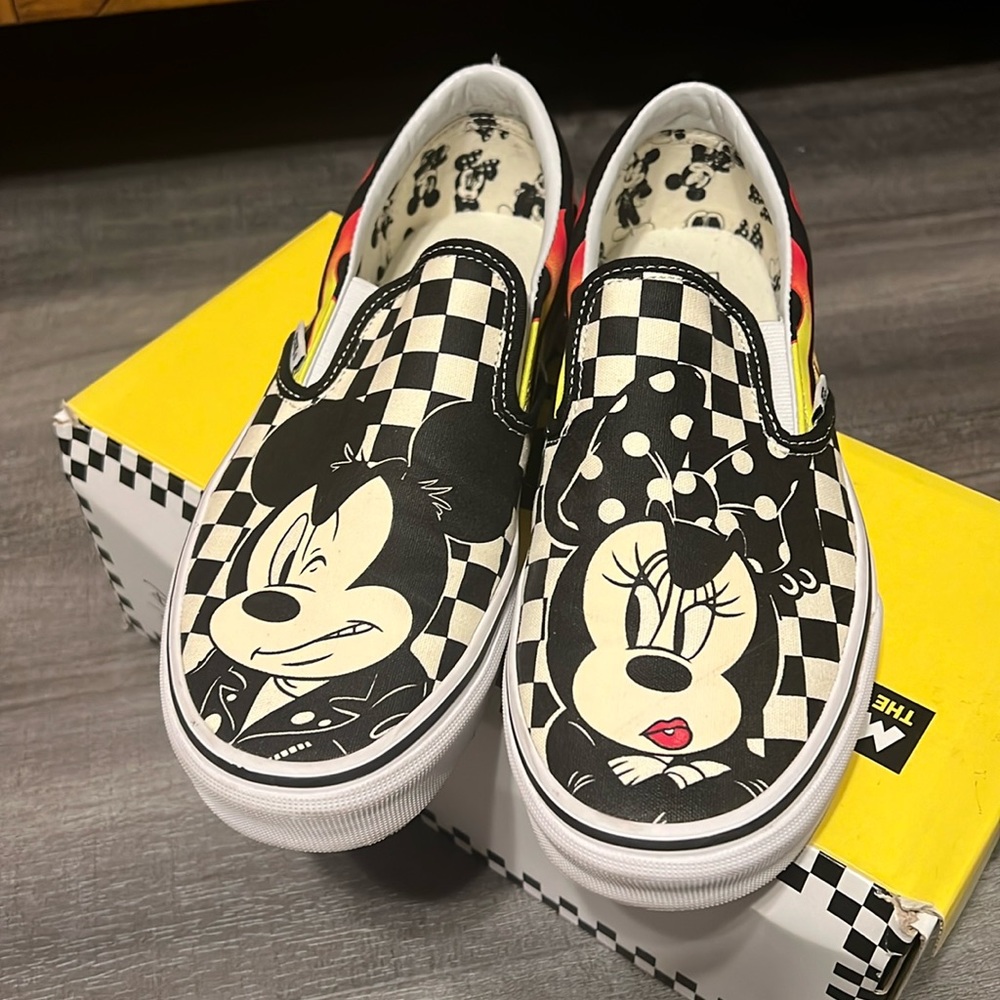 Vans Classic Slip On RARE DISNEY